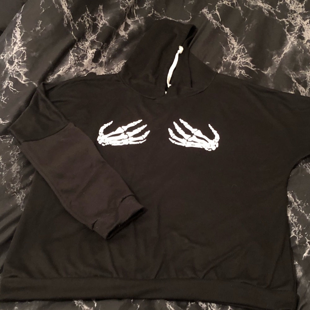 Skull chest drop shoulder hoodie